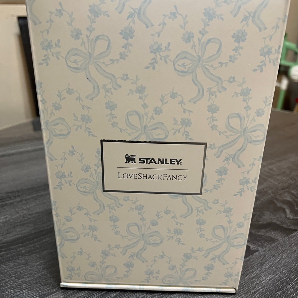 Stanley x LoveShackFancy Quencher ProTour Tumbler 20oz - Picture 6 of 7